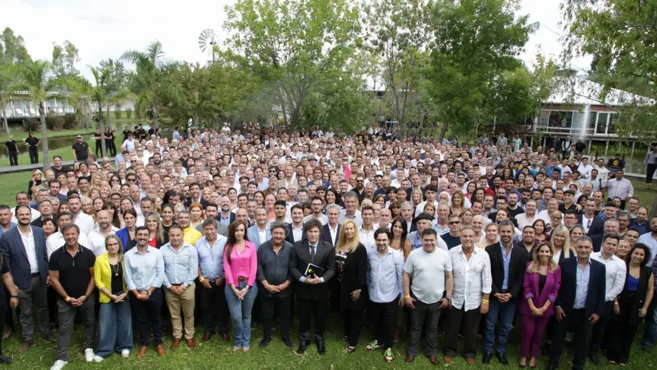 Elecciones 2023: Milei busca armar su ejercito de cien mil fiscales