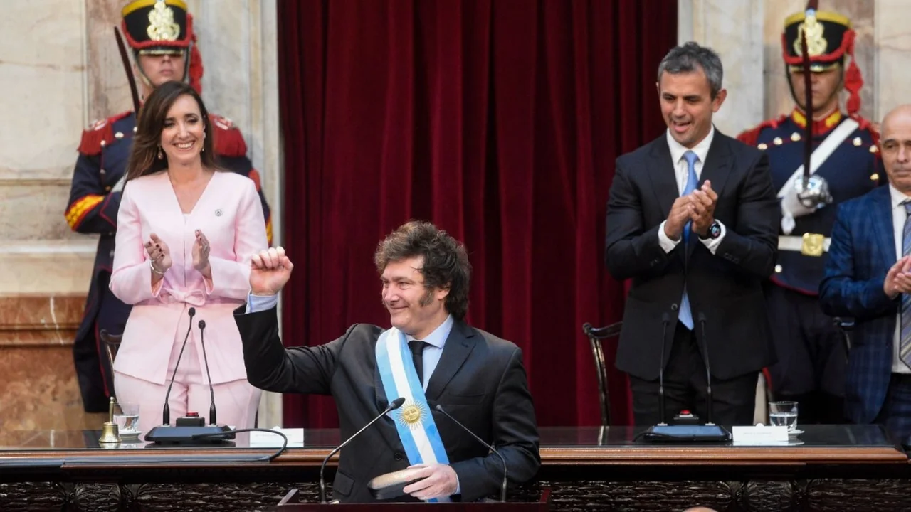 Para su voto duro, Milei prometió un paquete de leyes Anti política y Anti sindicatos