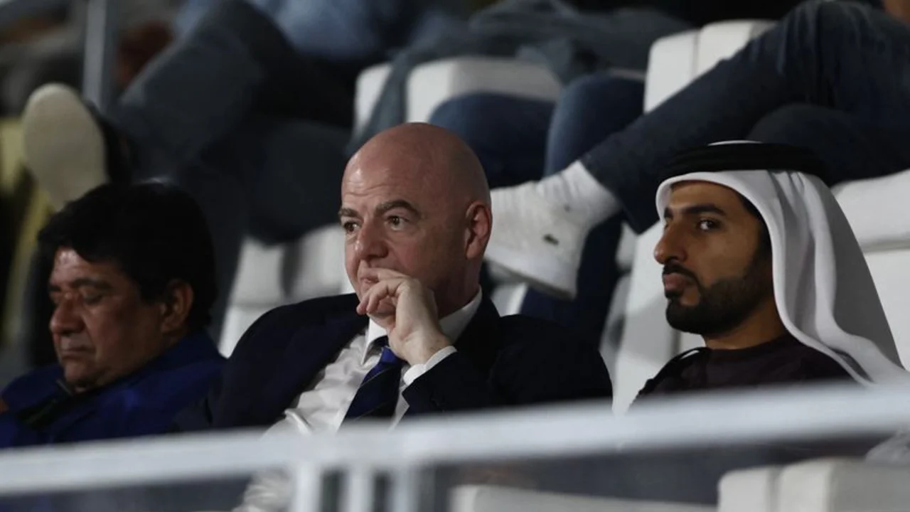 La FIFA está totalmente en contra de las "tarjetas azules", según Infantino