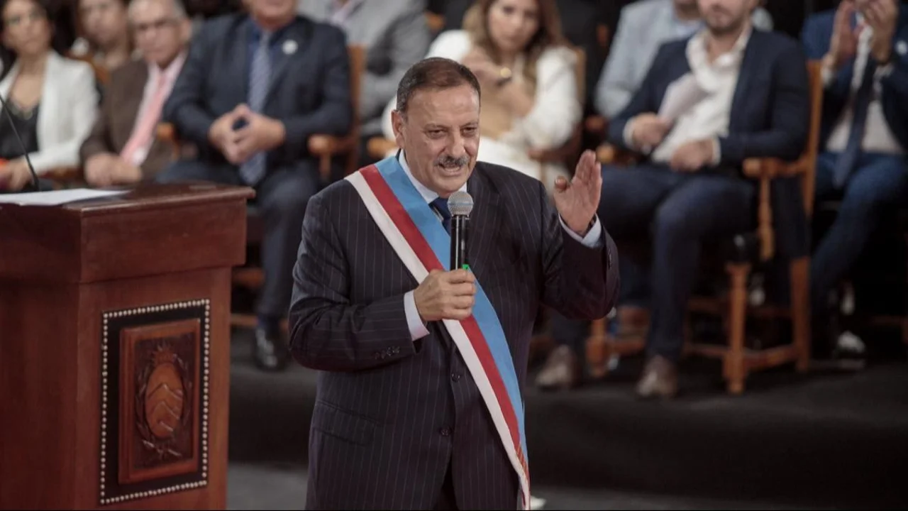 Tras varios ataques de Milei, Quintela mostró los asombrosos números de su gestión