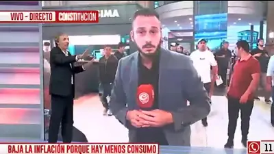 Movilero se pelea con conductor de Crónica TV por tener bajo sueldo Movilero se pelea con conductor de Crónica TV por tener bajo sueldo