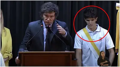 Milei se burló de un estudiante que se desmayó: "¡Otro más!" Milei se burló de un estudiante que se desmayó: "¡Otro más!"
