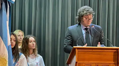 El desubicado comentario de Milei en un colegio, ante menores de edad: "El burro y los 500 virgos" El desubicado comentario de Milei en un colegio, ante menores de edad: "El burro y los 500 virgos"