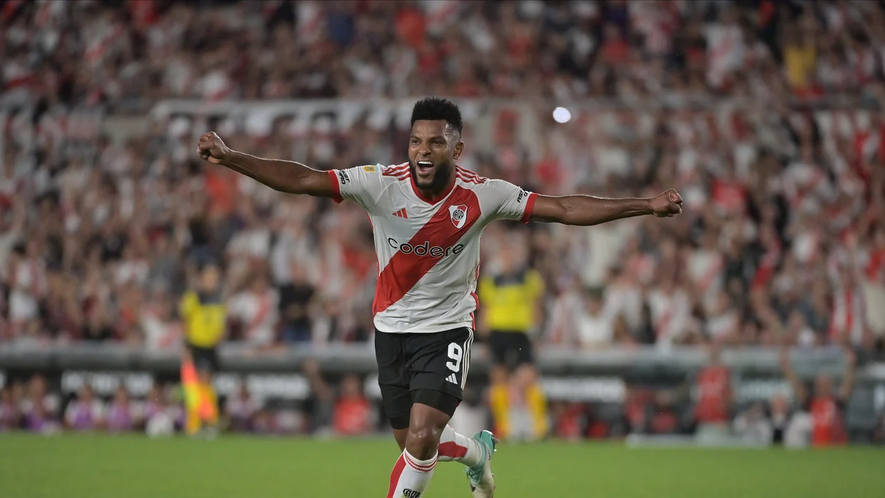 Con goles de Borja, River vence a Independiente Rivadavia