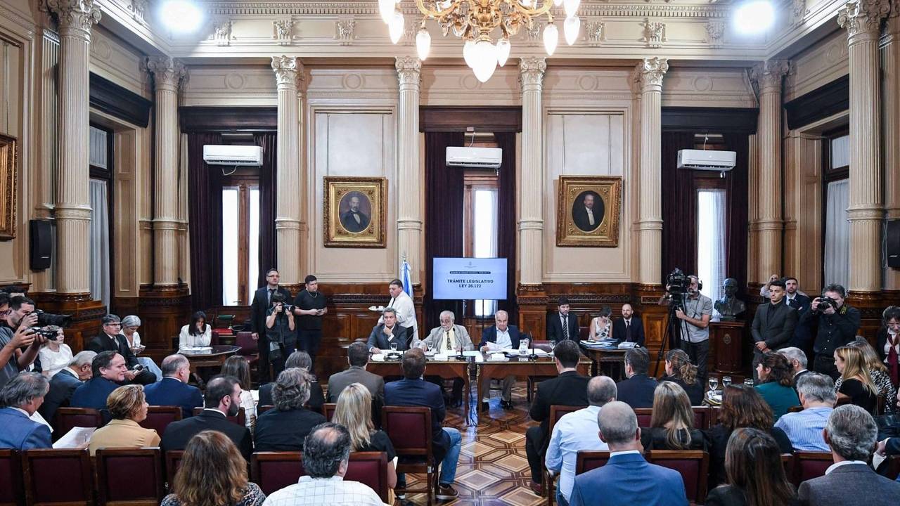 El oficialismo y aliados duermen la Bicameral: el mega DNU sigue sin tratarse