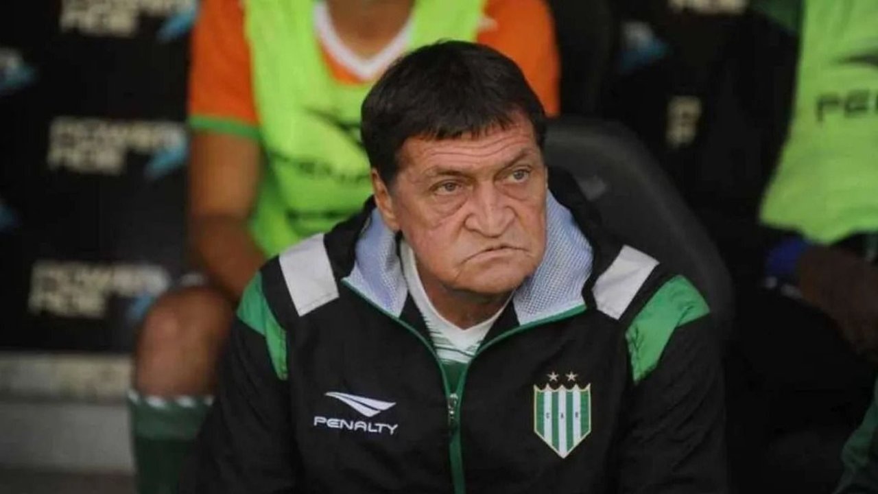 Julio César Falcioni Banfield