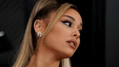 Ariana Grande publica su nuevo álbum "Eternal Sunshine" Ariana Grande publica su nuevo álbum "Eternal Sunshine"