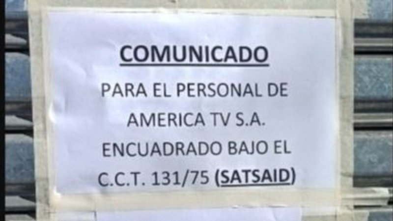 Bajaron las persianas en América TV: denuncian que no dejan ingresar a los trabajadores