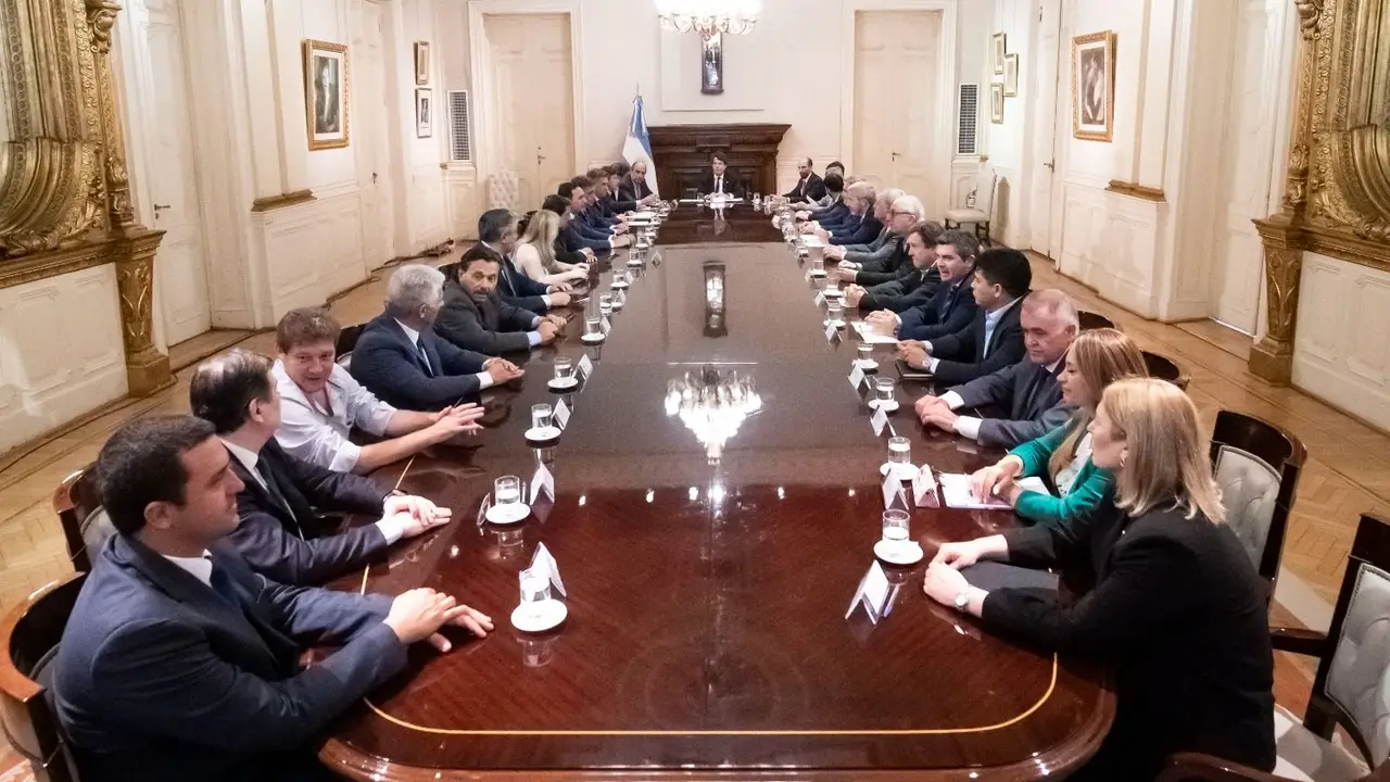 El Gobierno abrió el camino para una ley Bases acotada, pero no hay acuerdo en Ganancias y tendrá que ceder algo para el Pacto de Mayo