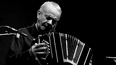 Fotografía del músico Astor Piazzolla Fotografía del músico Astor Piazzolla