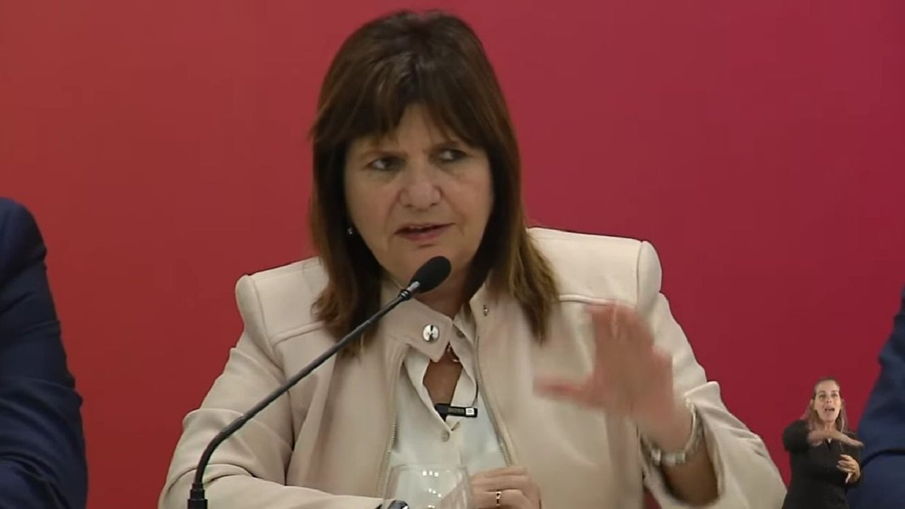 Bullrich autorizó a la policía a disparar sin identificarse ni dar la voz de alto