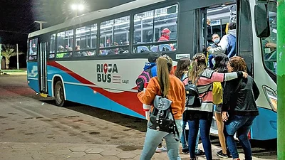 Transporte público: el Gobierno de La Rioja confirmó que mantendrá el boleto en $300 hasta fin de año Transporte público: el Gobierno de La Rioja confirmó que mantendrá el boleto en $300 hasta fin de año