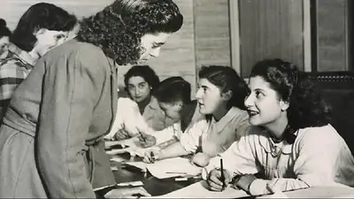 Fotografía de la primera vez del voto femenino Fotografía de la primera vez del voto femenino