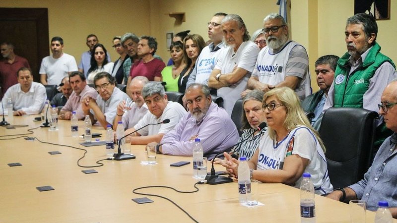 Con fuerte respaldo de la CGT, todas las universidades del país paran contra el ajuste de Milei