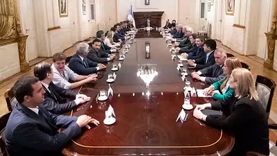 Ley Bases: un gobernador peronista anticipó su apoyo en el Senado Ley Bases: un gobernador peronista anticipó su apoyo en el Senado