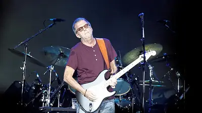 Pattie Boyd vende letras de canciones de sus ex George Harrison y Eric Clapton Pattie Boyd vende letras de canciones de sus ex George Harrison y Eric Clapton