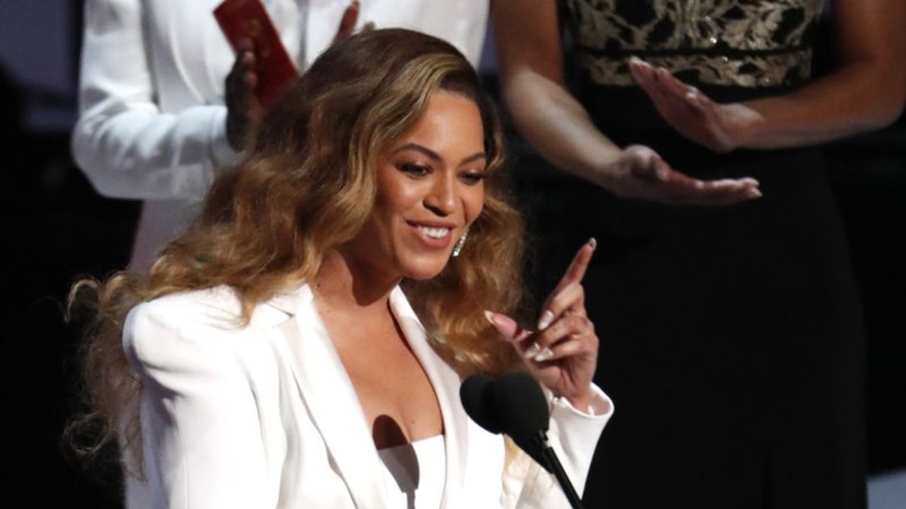 Beyoncé deja su huella en la música country, iluminando las raíces negras del género