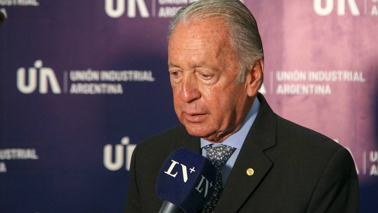 La UIA ensayó críticas a Milei a la espera de la reforma laboral