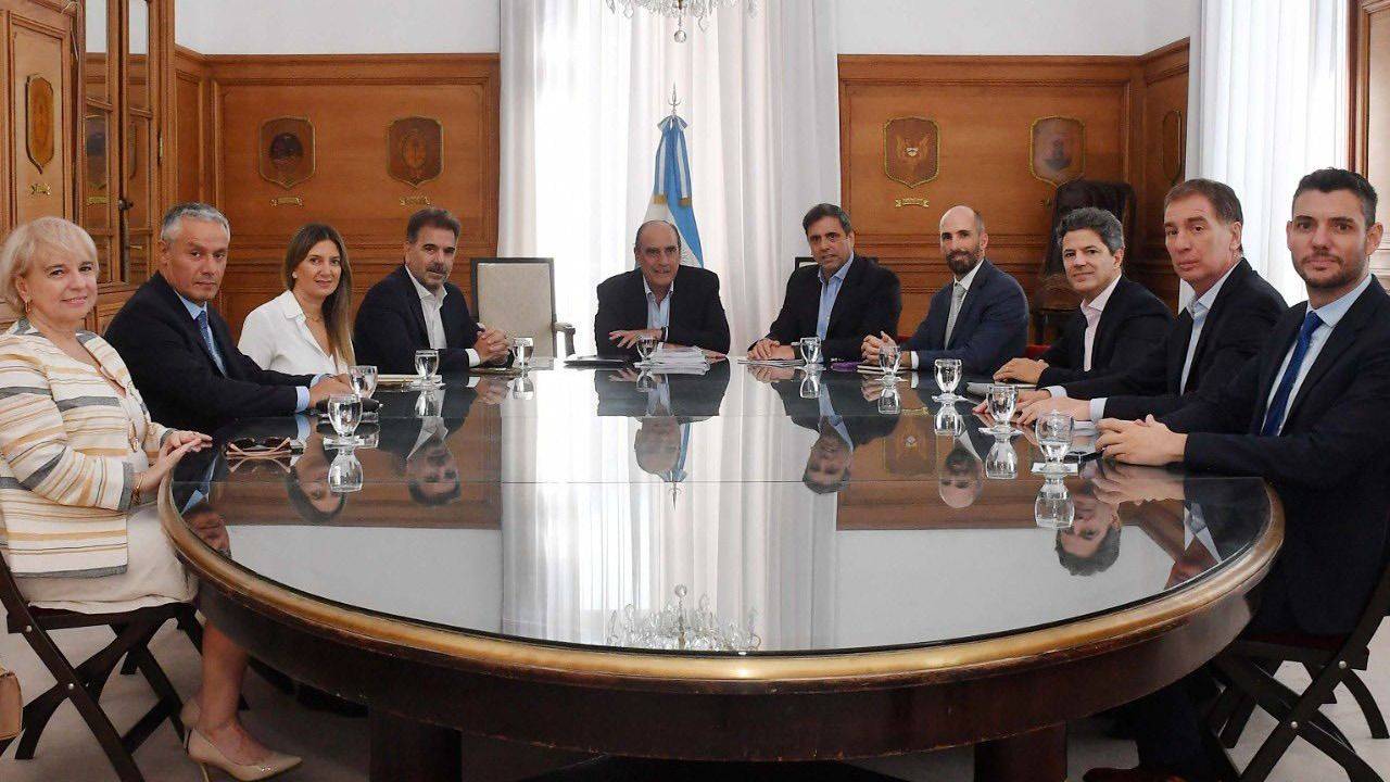 Nueva ley ómnibus y paquete fiscal: el Gobierno tanteó al PRO y a la UCR para evitar otra derrota