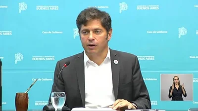 Kicillof se defiende contra la "rebelión fiscal" de Milei: "Con los impuestos pagamos sueldos y damos de comer" Kicillof se defiende contra la "rebelión fiscal" de Milei: "Con los impuestos pagamos sueldos y damos de comer"