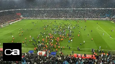 Fenerbahçe evalúa retirarse de la Superliga turca tras agresión a sus jugadores Fenerbahçe evalúa retirarse de la Superliga turca tras agresión a sus jugadores