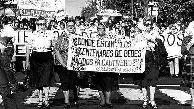 Fotografía histórica de las Abuelas de Plaza de Mayo Fotografía histórica de las Abuelas de Plaza de Mayo