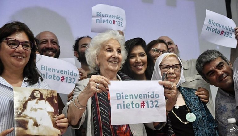 Abuelas de Plaza de Mayo, a la justicia por un decreto de Javier Milei