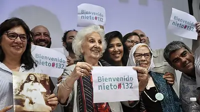 Abuelas de Plaza de Mayo, a la justicia por un decreto de Javier Milei Abuelas de Plaza de Mayo, a la justicia por un decreto de Javier Milei