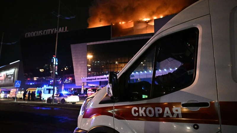 Alerta en Rusia: tiroteos y explosión en la sala de conciertos Crocus City Hall