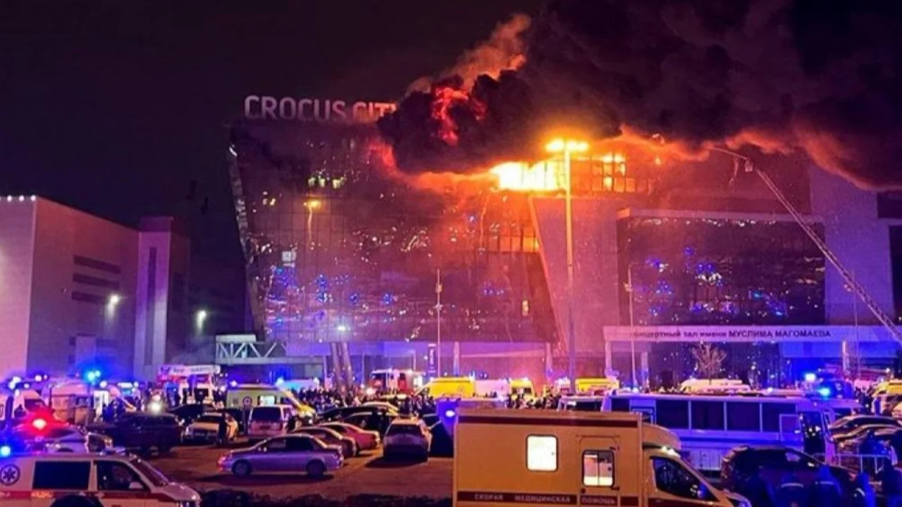 Qué se sabe del atentado que dejó más de 100 muertos en Rusia: son 11 los detenidos y difundieron fotos de los presuntos atacantes