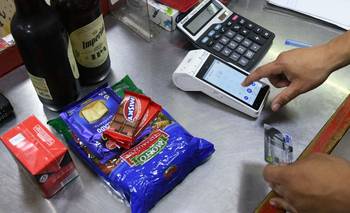 Supermercados dejan en offside al Gobierno y pagan suma fija | Supermercados