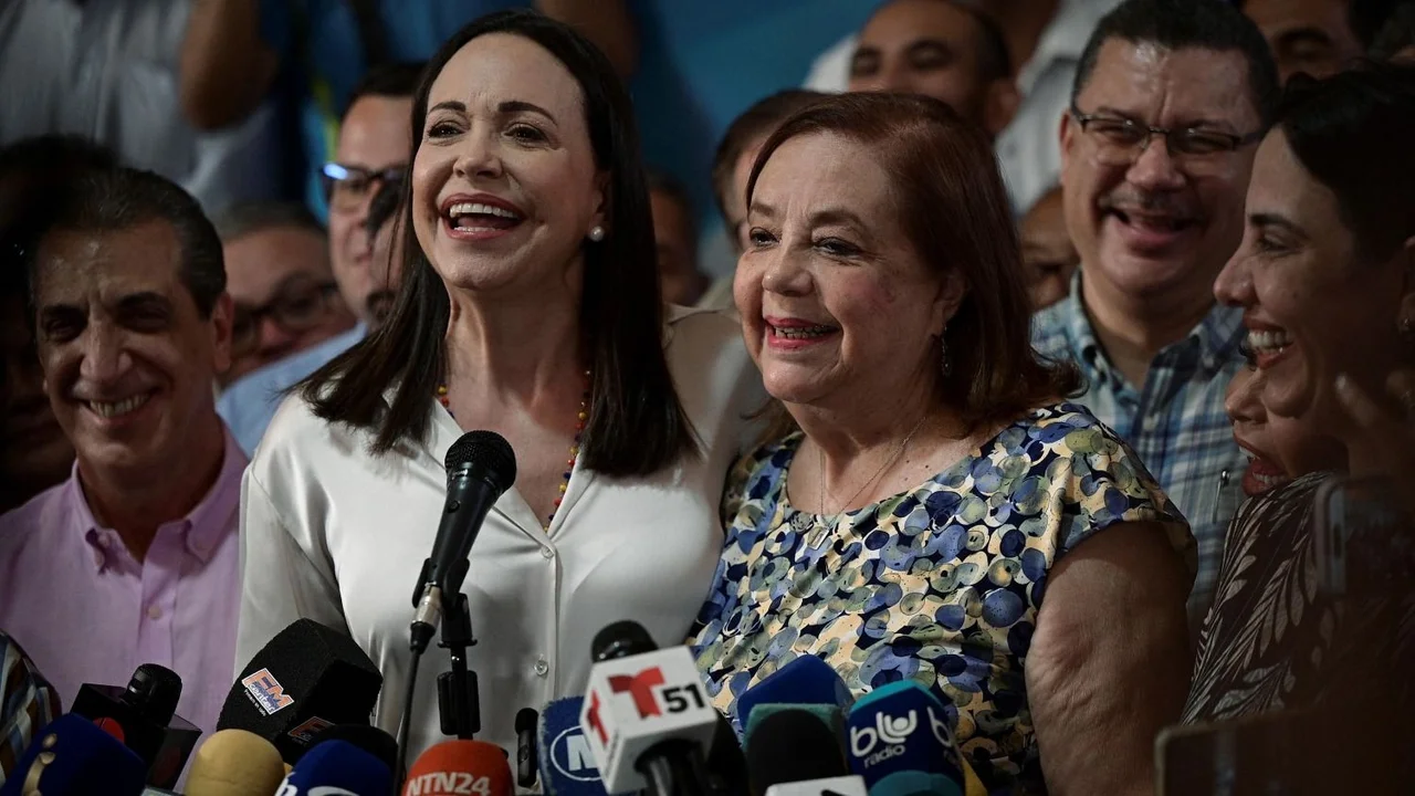 Se empantana el proceso electoral en Venezuela: la oposición mayoritaria denuncia que no puede inscribir a su candidata