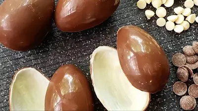 Huevos kinder caseros Huevos kinder caseros