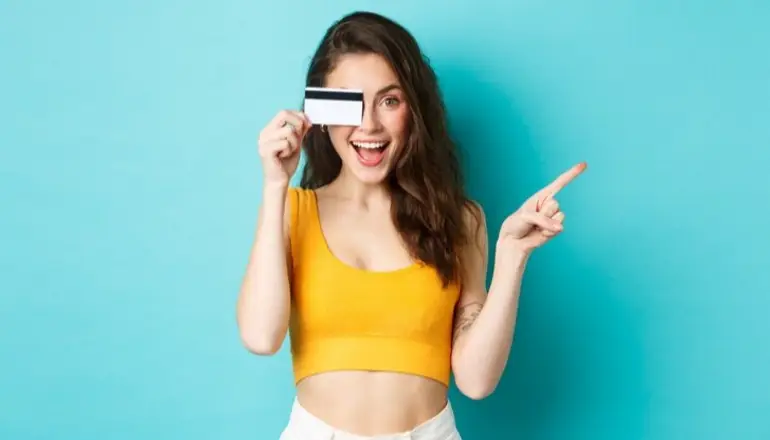 Qué pasa si pago el mínimo de la tarjeta de crédito