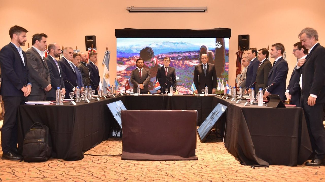 Quintela junto a los gobernadores del Norte Grande le reclamaron a Francos por los recortes a las provincias: los detalles del encuentro