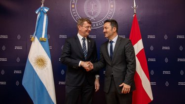 Argentina avanzó con Dinamarca para comprarle aviones de combate