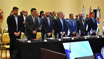 El duro descargo de Quintela a Francos, en la reunión de gobernadores: "No queremos imposiciones" El duro descargo de Quintela a Francos, en la reunión de gobernadores: "No queremos imposiciones"