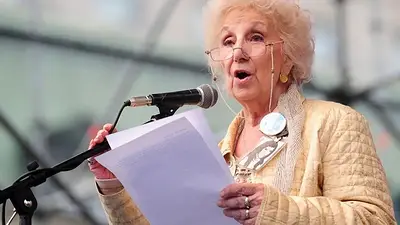 Fuerte repudio a los agravios de Paoltroni contra Carlotto: "Falsea los dichos de Estela" Fuerte repudio a los agravios de Paoltroni contra Carlotto: "Falsea los dichos de Estela"