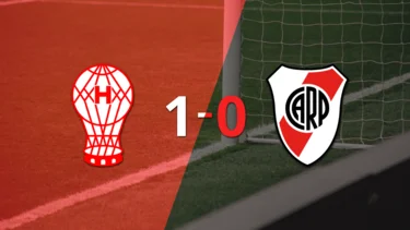 Con un solo gol, Huracán derrotó a River Plate en la Quema