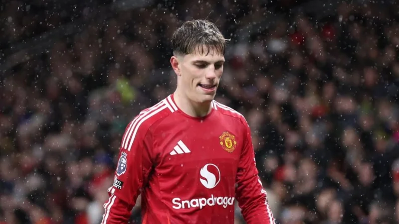 Garnacho no tuvo puntería y erró un gol clave para el United