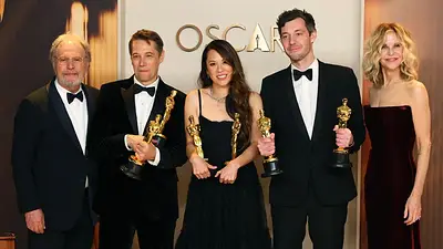 El drama sobre trabajadoras sexuales "Anora" arrasa en los Oscar con cinco premios El drama sobre trabajadoras sexuales "Anora" arrasa en los Oscar con cinco premios