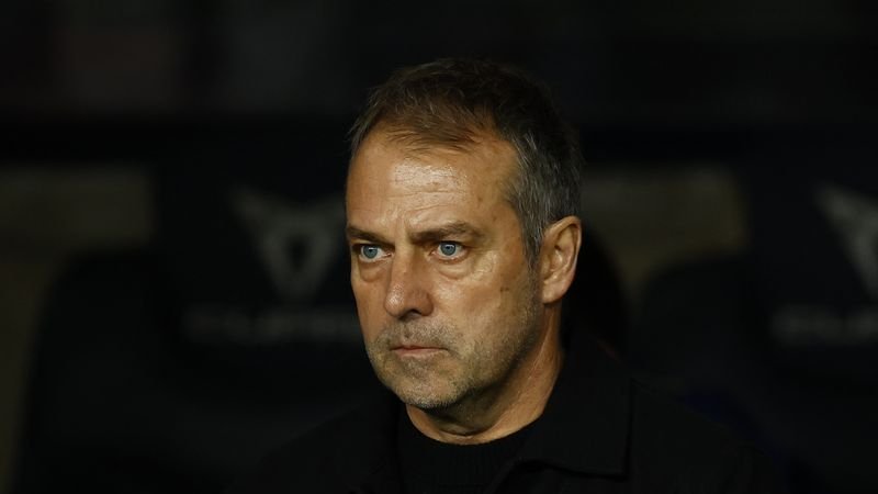 Flick elogia el hambre del Barcelona tras golear a la Real Sociedad