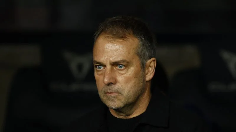 Flick elogia el hambre del Barcelona tras golear a la Real Sociedad