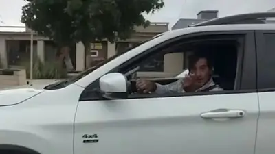 Córdoba: denunciaron y le suspendieron la licencia a un hombre que chocó intencionlmente a una pareja Córdoba: denunciaron y le suspendieron la licencia a un hombre que chocó intencionlmente a una pareja