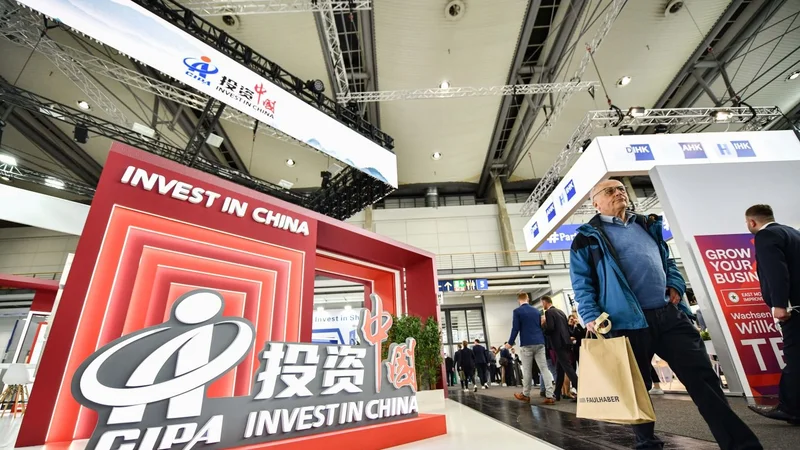 ¿Cómo beneficia la apertura de China a inversores y empresas extranjeras?