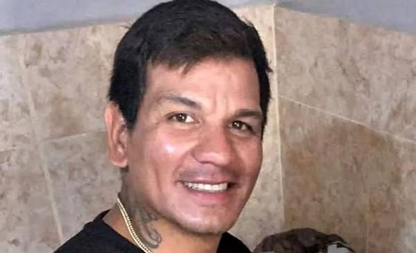 彼らは男を泥棒と混同し、ルハンで彼を殺した