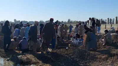 Un ataque suicida contra una base militar en Pakistán deja 12 muertos Un ataque suicida contra una base militar en Pakistán deja 12 muertos