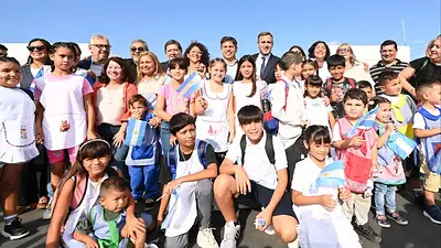 Axel Kicillof, Javier Milei, inicio de clases Axel Kicillof, Javier Milei, inicio de clases