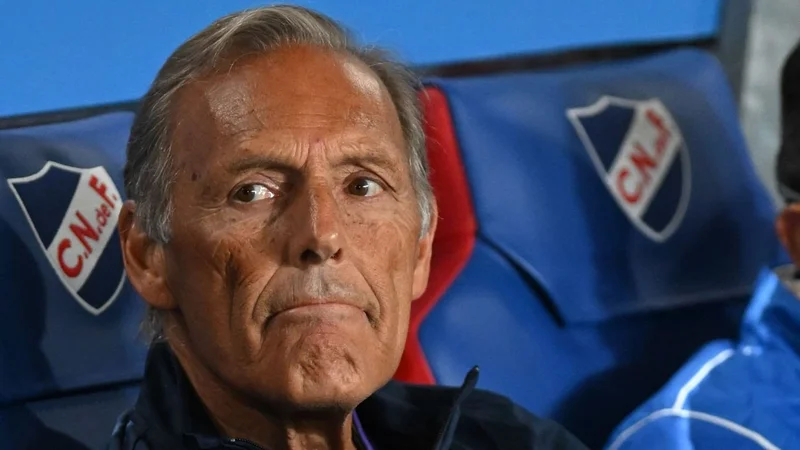 Sufre Russo: el durísimo revés para el DT de San Lorenzo en el mercado de pases