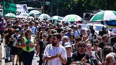 Avanza la motosierra de Milei y Pettovello: ATE se moviliza ante más de 3000 despidos y recortes en Capital Humano Avanza la motosierra de Milei y Pettovello: ATE se moviliza ante más de 3000 despidos y recortes en Capital Humano
